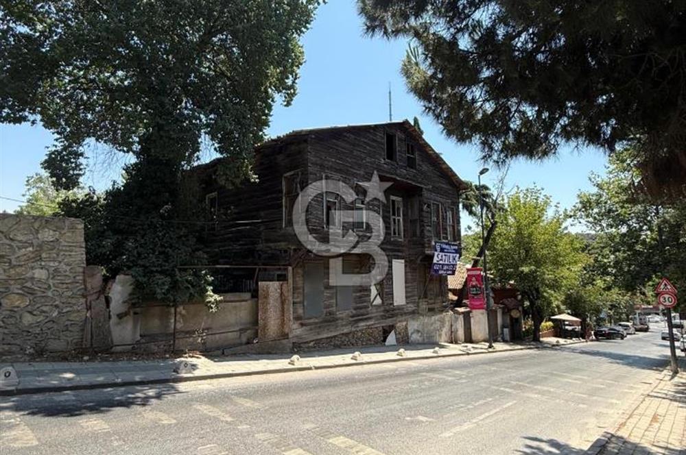 ÜSKÜDAR KISIKLI'DA MUHTEŞEM KONUMDA SATILIK KÖŞK