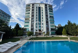 Bornova Royal O. Akbulut Sitesi'nde Havuzlu 3+1 Satılık Daire