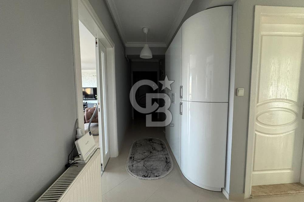 Bornova Royal O. Akbulut Sitesi'nde Havuzlu 3+1 Satılık Daire