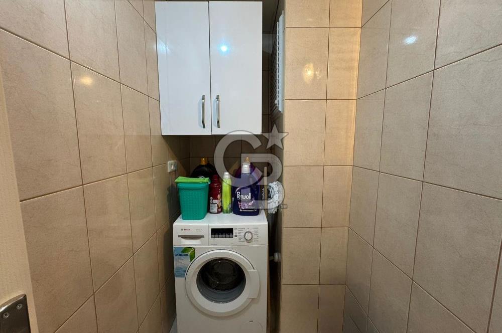 Bornova Royal O. Akbulut Sitesi'nde Havuzlu 3+1 Satılık Daire