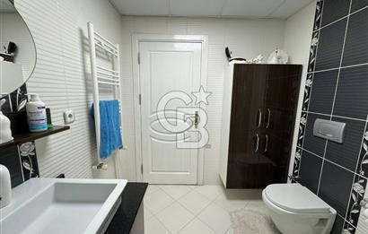 Bornova Royal O. Akbulut Sitesi'nde Havuzlu 3+1 Satılık Daire