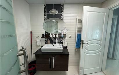 Bornova Royal O. Akbulut Sitesi'nde Havuzlu 3+1 Satılık Daire