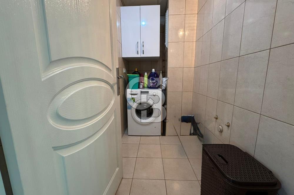Bornova Royal O. Akbulut Sitesi'nde Havuzlu 3+1 Satılık Daire