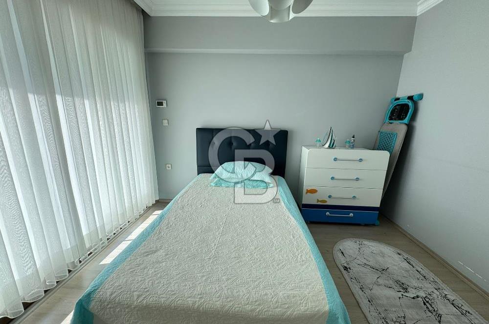 Bornova Royal O. Akbulut Sitesi'nde Havuzlu 3+1 Satılık Daire