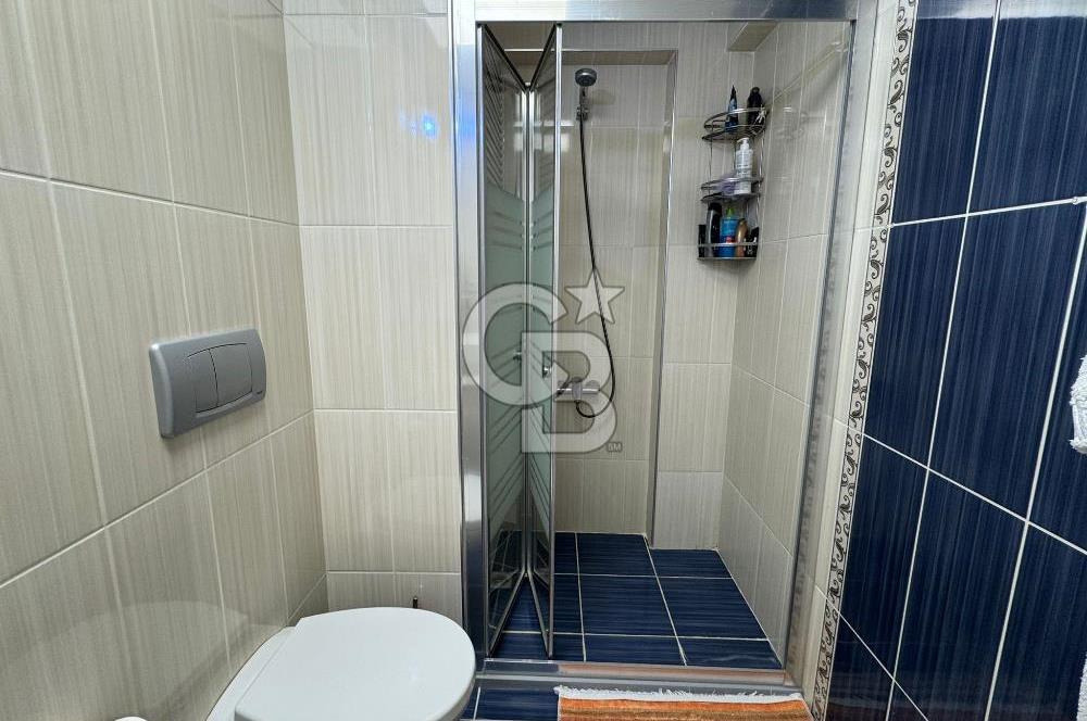 Bornova Royal O. Akbulut Sitesi'nde Havuzlu 3+1 Satılık Daire