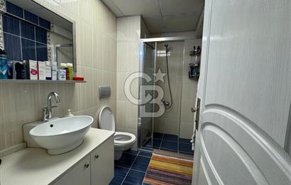 Bornova Royal O. Akbulut Sitesi'nde Havuzlu 3+1 Satılık Daire