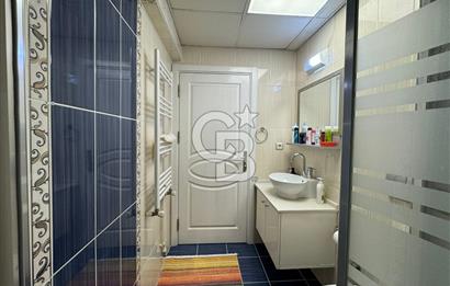 Bornova Royal O. Akbulut Sitesi'nde Havuzlu 3+1 Satılık Daire