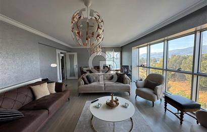 Bornova Royal O. Akbulut Sitesi'nde Havuzlu 3+1 Satılık Daire