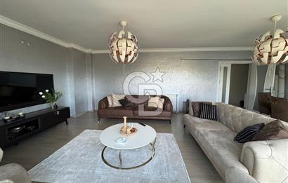 Bornova Royal O. Akbulut Sitesi'nde Havuzlu 3+1 Satılık Daire