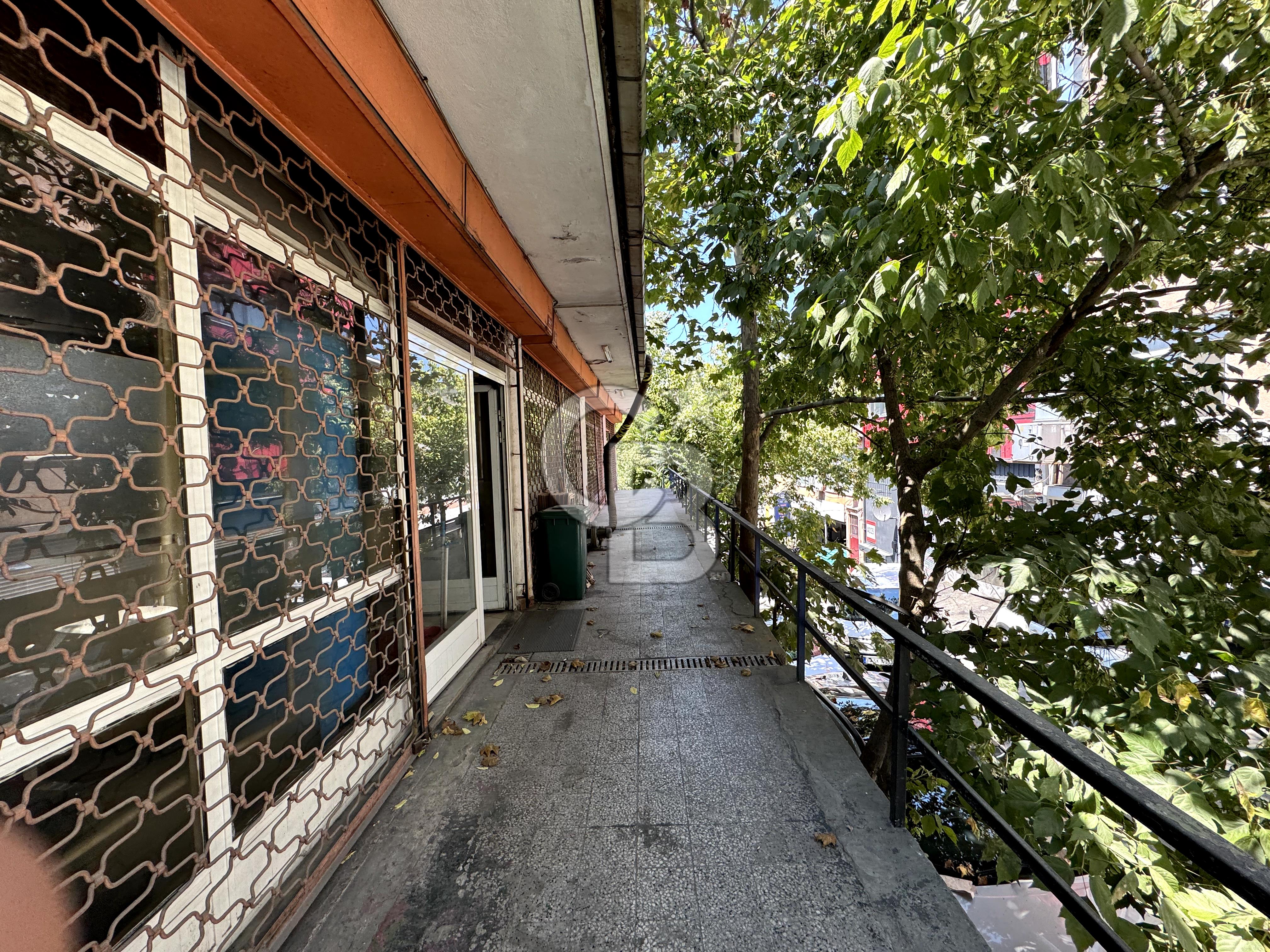 Atatürk Oto Sanayi 1. Kısımda Kiralık Dükkan 