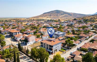 Foça Yenibağarası Ana Cadde Üzeri Satılık Dükkan