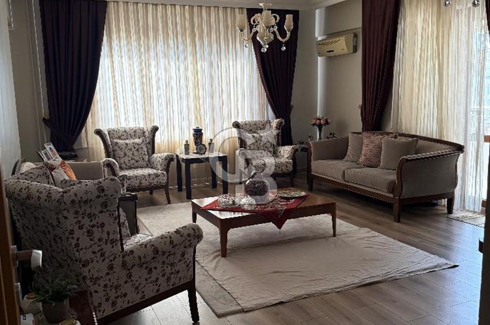 KOZYATAĞI’NDA YEŞİLLİKLER İÇİNDE BAKIMLI 3+1 SATILIK DAİRE