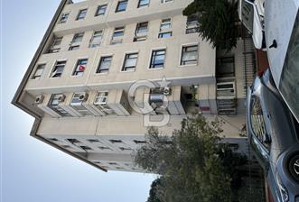 KOZYATAĞI’NDA YEŞİLLİKLER İÇİNDE BAKIMLI 3+1 SATILIK DAİRE