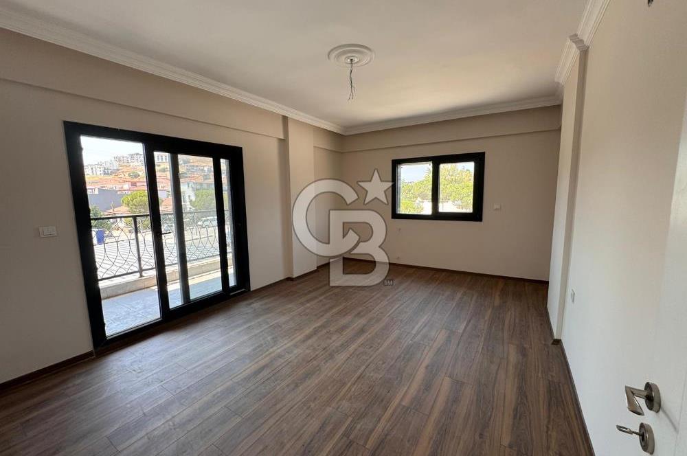 Foça Bağarasında Ferah ve Aydınlık 2+1 Daire Satılık