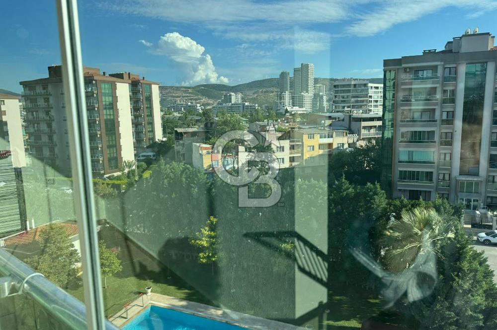Bornova Royal O. Akbulut Sitesi'nde Havuzlu 3+1 Satılık Daire
