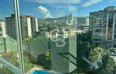 Bornova Royal O. Akbulut Sitesi'nde Havuzlu 3+1 Satılık Daire