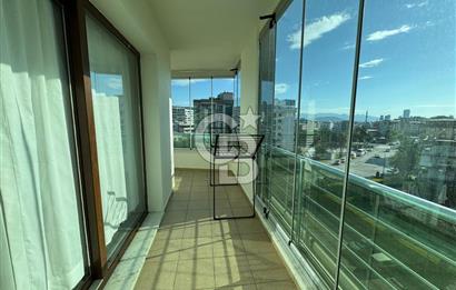 Bornova Royal O. Akbulut Sitesi'nde Havuzlu 3+1 Satılık Daire
