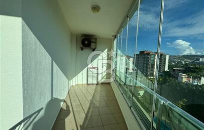 Bornova Royal O. Akbulut Sitesi'nde Havuzlu 3+1 Satılık Daire
