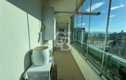 Bornova Royal O. Akbulut Sitesi'nde Havuzlu 3+1 Satılık Daire