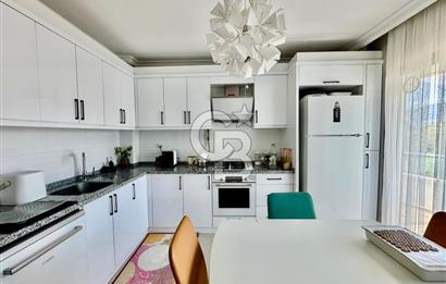 Bornova Royal O. Akbulut Sitesi'nde Havuzlu 3+1 Satılık Daire