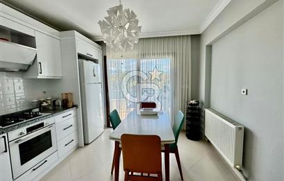 Bornova Royal O. Akbulut Sitesi'nde Havuzlu 3+1 Satılık Daire
