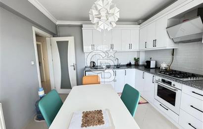 Bornova Royal O. Akbulut Sitesi'nde Havuzlu 3+1 Satılık Daire