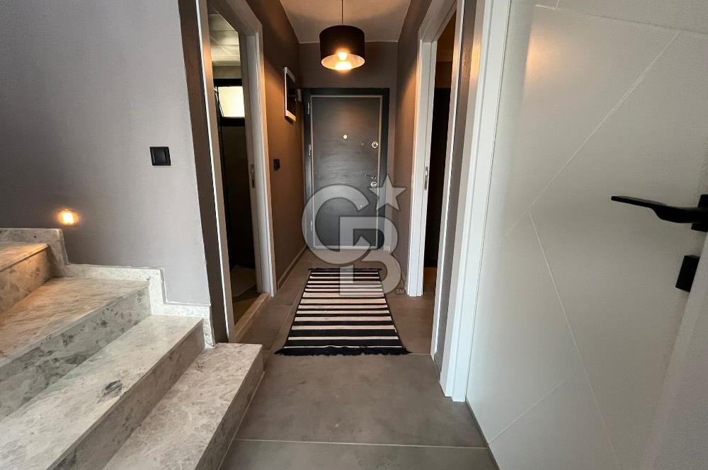 Karaburun Kamukent Sitesi 4+1 Eşyalı Kiralık Tripleks Villa