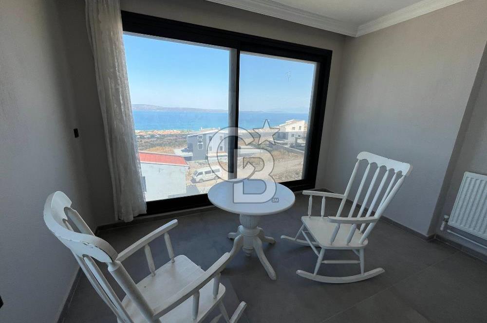 Karaburun Kamukent Sitesi 4+1 Eşyalı Kiralık Tripleks Villa