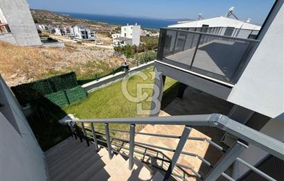 Karaburun Kamukent Sitesi 4+1 Eşyalı Kiralık Tripleks Villa