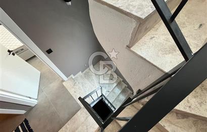 Karaburun Kamukent Sitesi 4+1 Eşyalı Kiralık Tripleks Villa