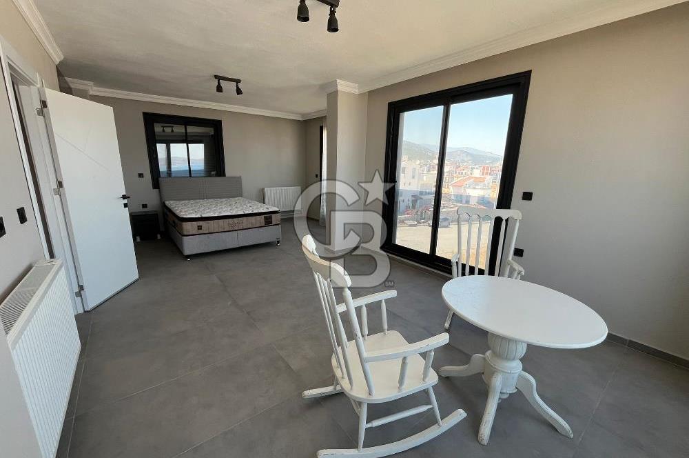 Karaburun Kamukent Sitesi 4+1 Eşyalı Kiralık Tripleks Villa