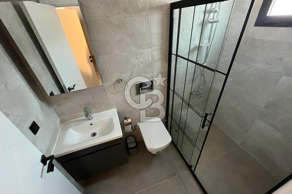 Karaburun Kamukent Sitesi 4+1 Eşyalı Kiralık Tripleks Villa