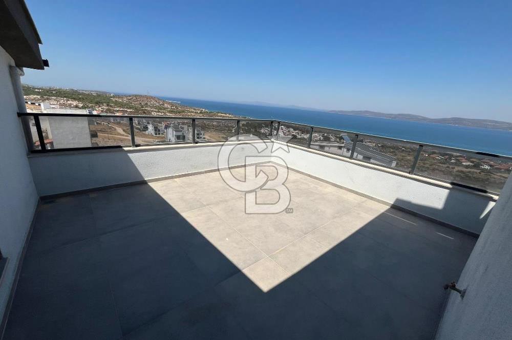 Karaburun Kamukent Sitesi 4+1 Eşyalı Kiralık Tripleks Villa
