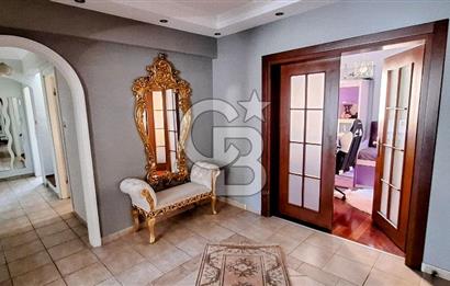 Çengelköy'de Sitede Kısmi Boğaz Manzaralı Teraslı Bakımlı Dubleks