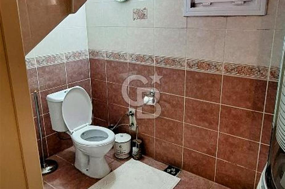 Çengelköy'de Sitede Kısmi Boğaz Manzaralı Teraslı Bakımlı Dubleks