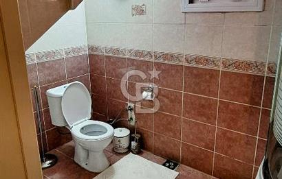 Çengelköy'de Sitede Kısmi Boğaz Manzaralı Teraslı Bakımlı Dubleks
