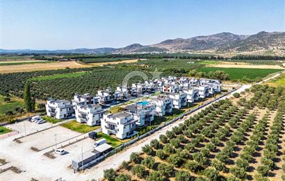 Dikili Salihler'de Holwest Projesinde Satılık Havuzlu 4+1 Villa