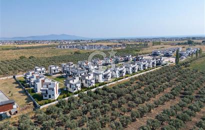 Dikili Salihler'de Holwest Projesinde Satılık Havuzlu 4+1 Villa
