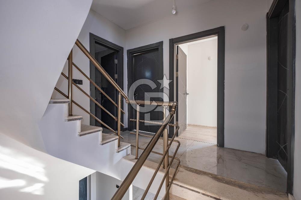 Dikili Salihler'de Holwest Projesinde Satılık Havuzlu 4+1 Villa