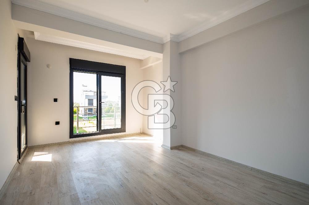 Dikili Salihler'de Holwest Projesinde Satılık Havuzlu 4+1 Villa