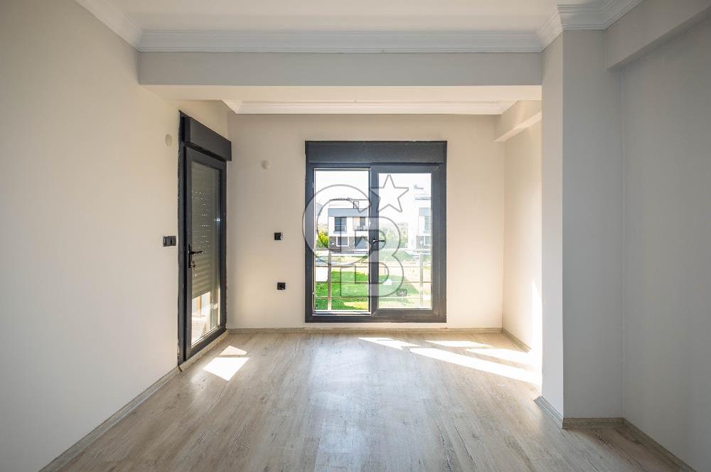 Dikili Salihler'de Holwest Projesinde Satılık Havuzlu 4+1 Villa