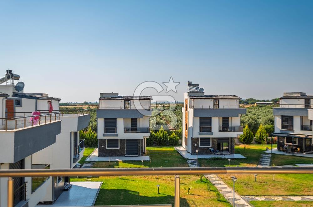 Dikili Salihler'de Holwest Projesinde Satılık Havuzlu 4+1 Villa