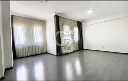 Yalova Çınarcık Koru Mahallesinde Yüzme Havuzlu Villa