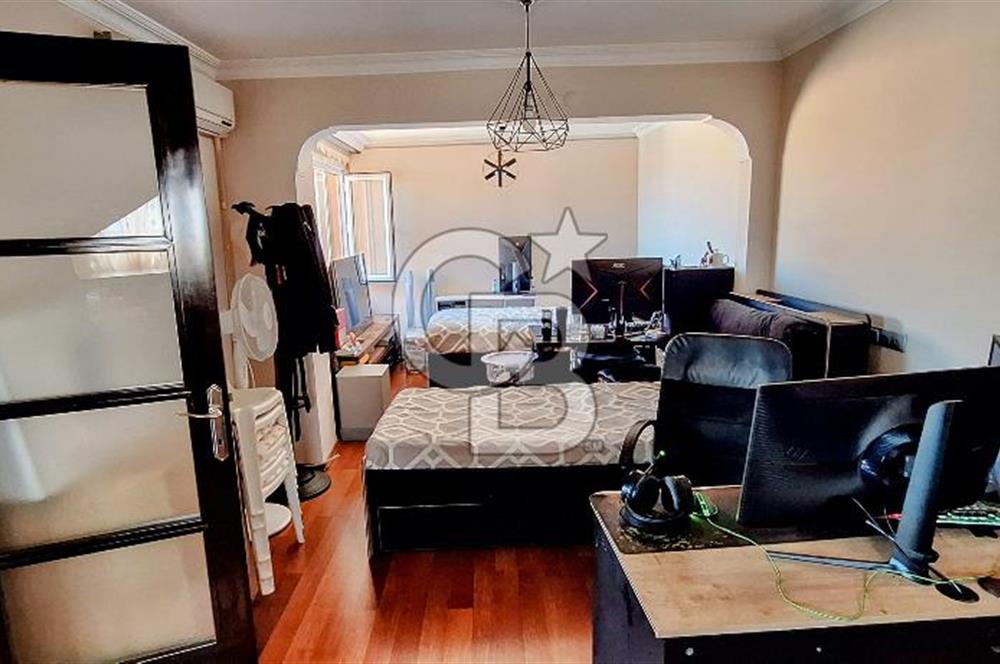 Çengelköy'de Sitede Kısmi Boğaz Manzaralı Teraslı Bakımlı Dubleks