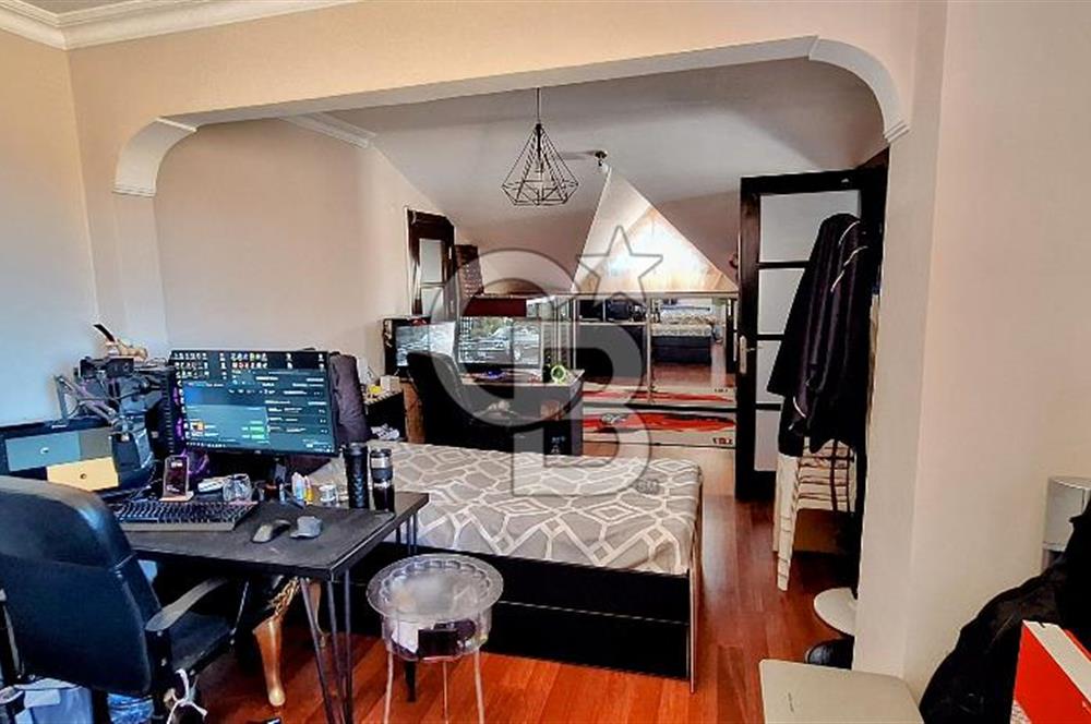 Çengelköy'de Sitede Kısmi Boğaz Manzaralı Teraslı Bakımlı Dubleks