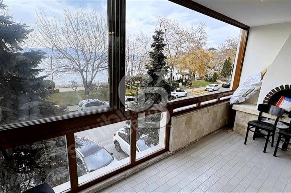 SAHİLDE DENİZE SIFIR ARAKAT LÜKS EŞYALI 110 M2 3+1 KİRALIKDAİRE