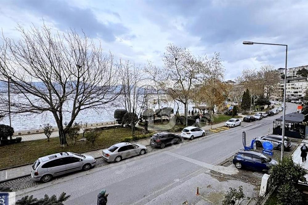 SAHİLDE DENİZE SIFIR ARAKAT LÜKS EŞYALI 110 M2 3+1 KİRALIKDAİRE