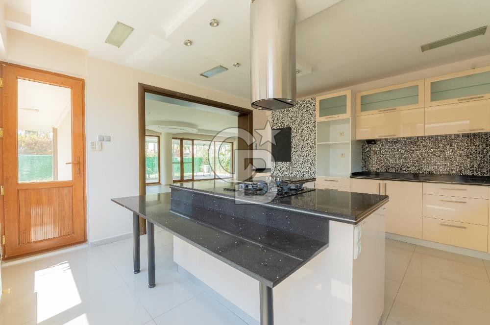 Sasalı Flamingo 2 Sitesi nde 5+1 Satılık Villa