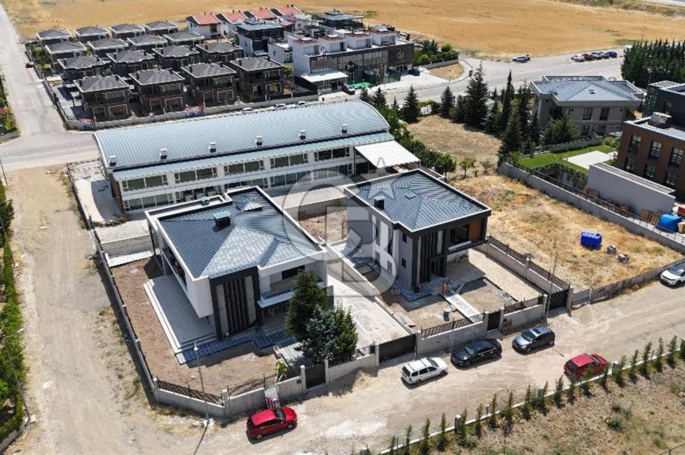 YENİBAĞLICA NATAMAM 6+2 VİLLA
