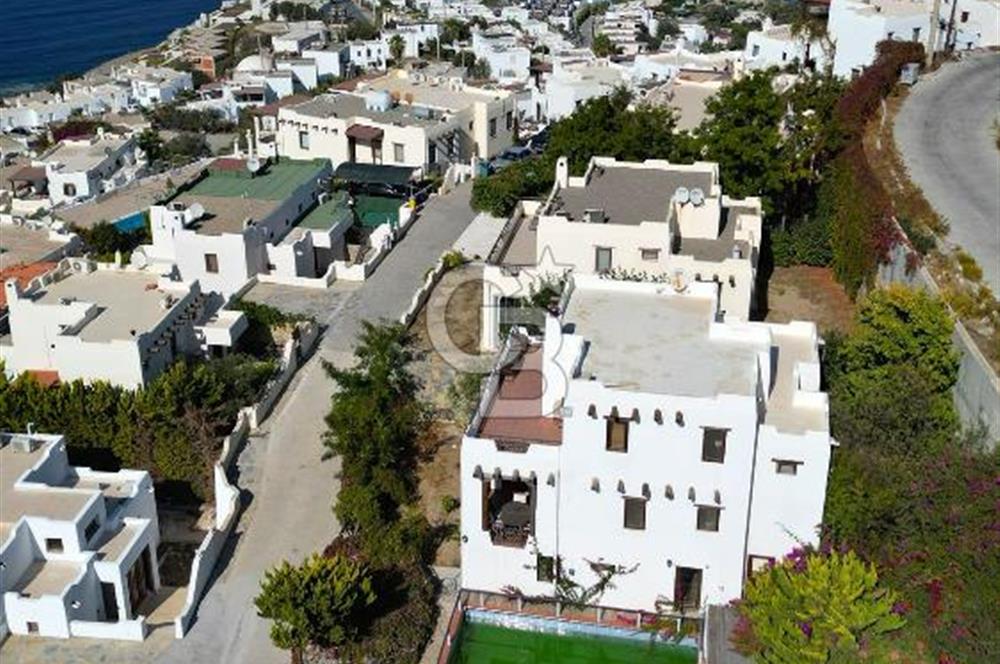 Satılık Denize Yakın ve Deniz Manzaralı Müstakil Villa